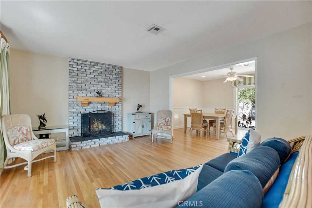 842 Knox Place
