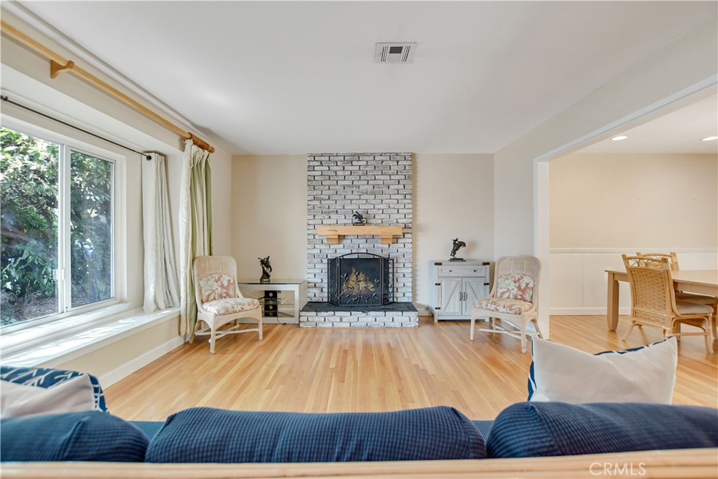 842 Knox Place