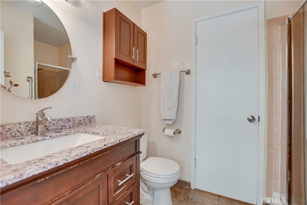 842 Knox Place