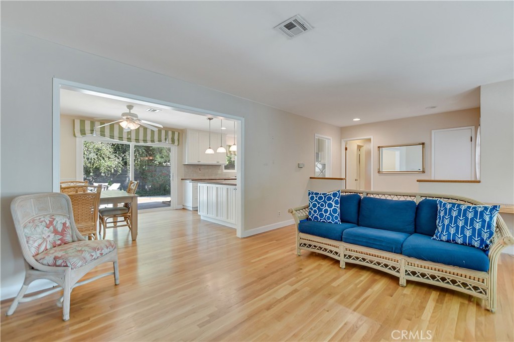 842 Knox Place