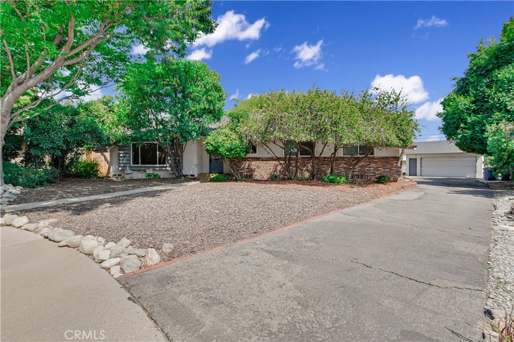 842 Knox Place