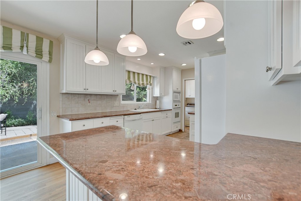 842 Knox Place