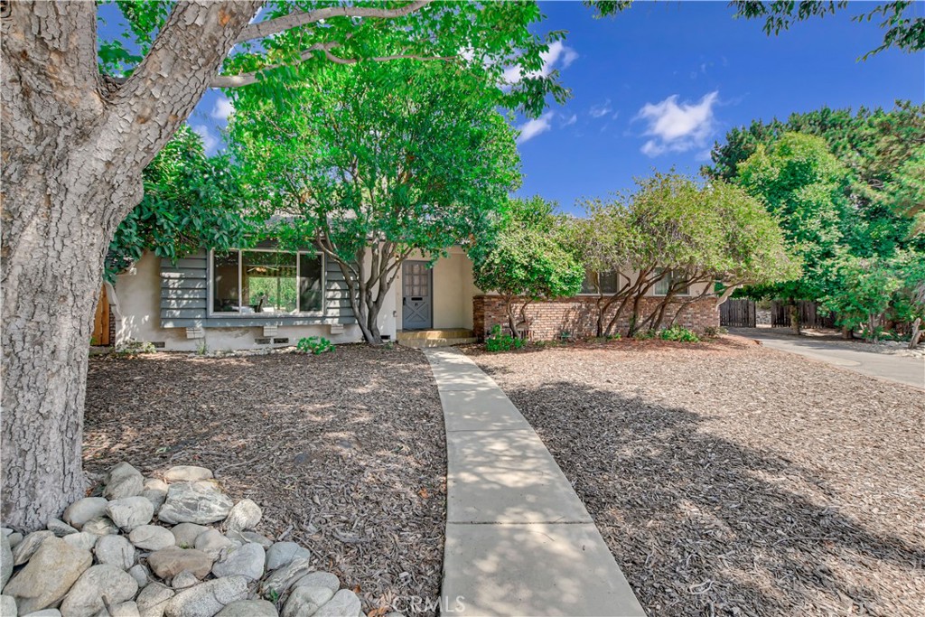 842 Knox Place
