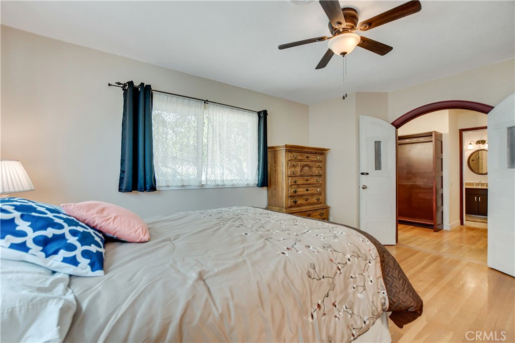 842 Knox Place