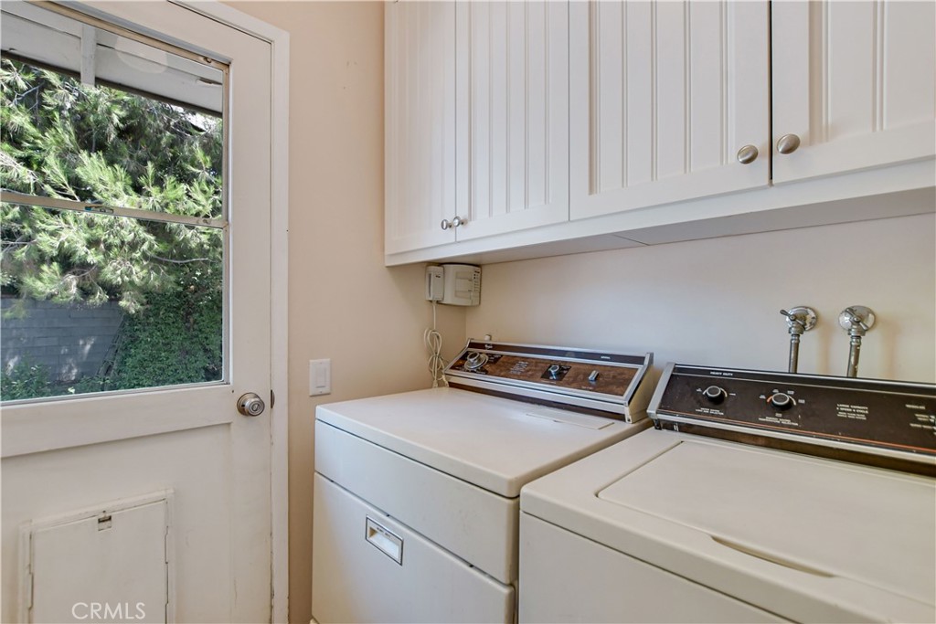 842 Knox Place