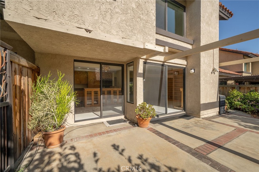 1433 Rust Court