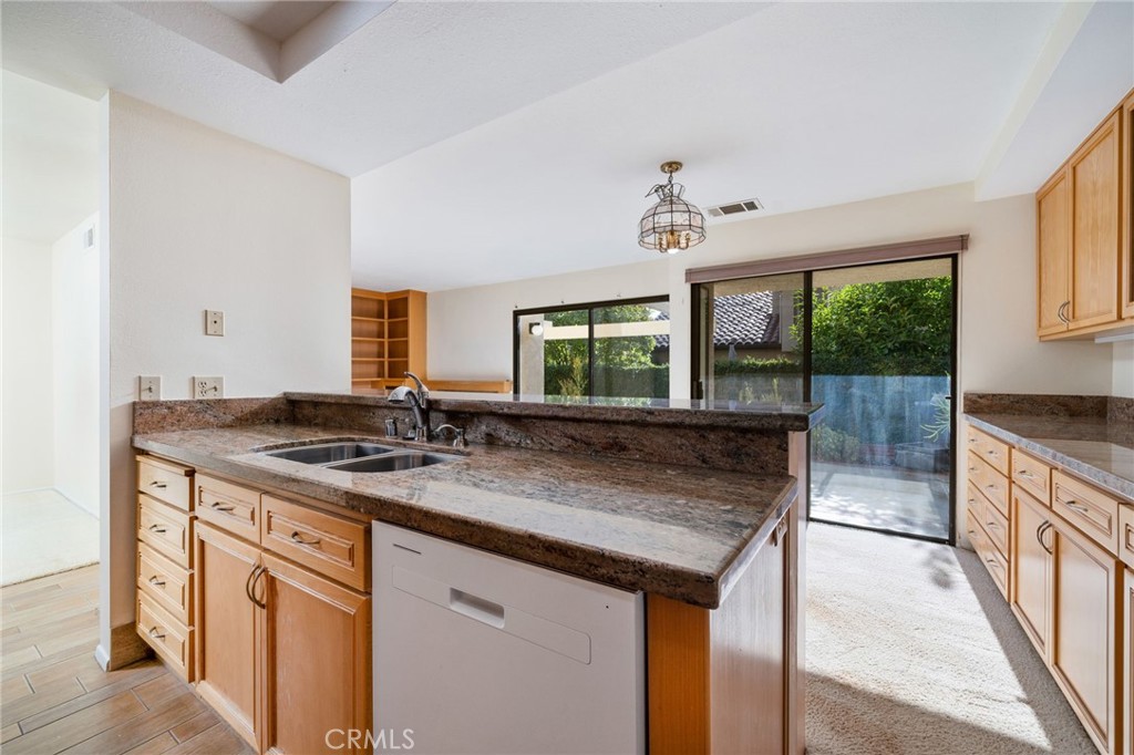 1433 Rust Court