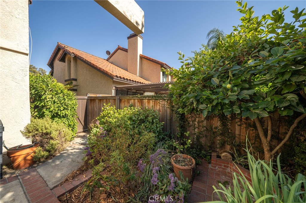 1433 Rust Court