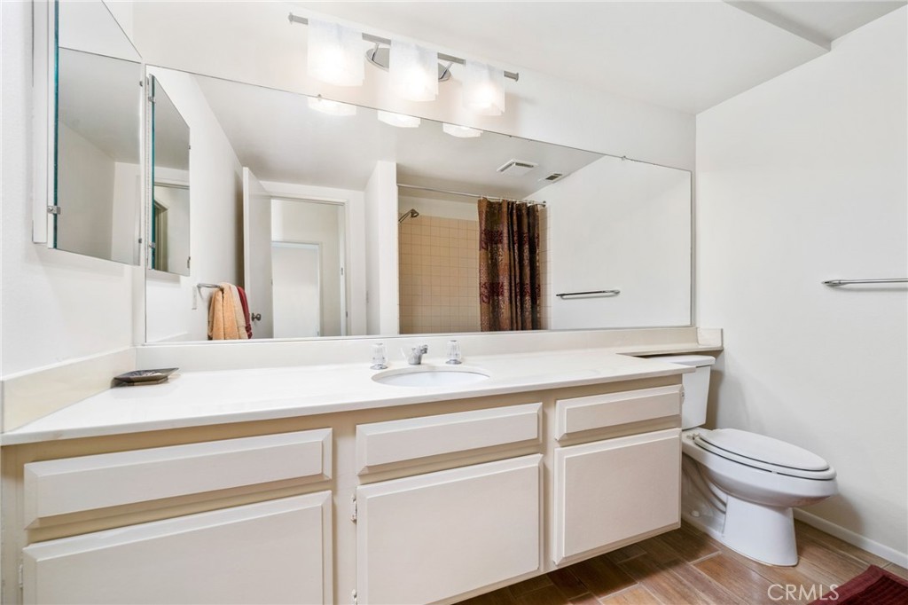 1433 Rust Court