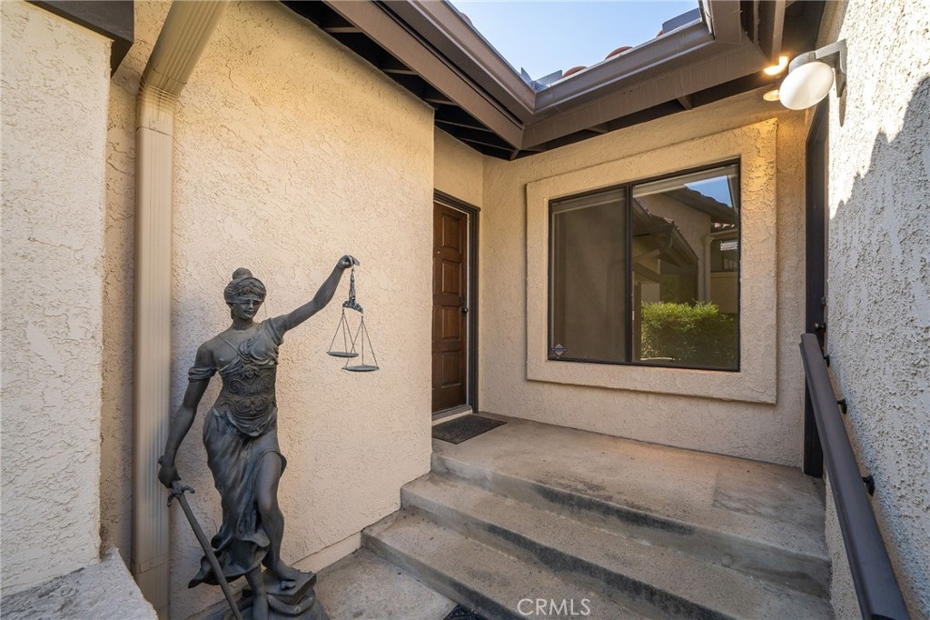 1433 Rust Court
