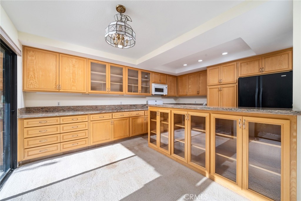 1433 Rust Court