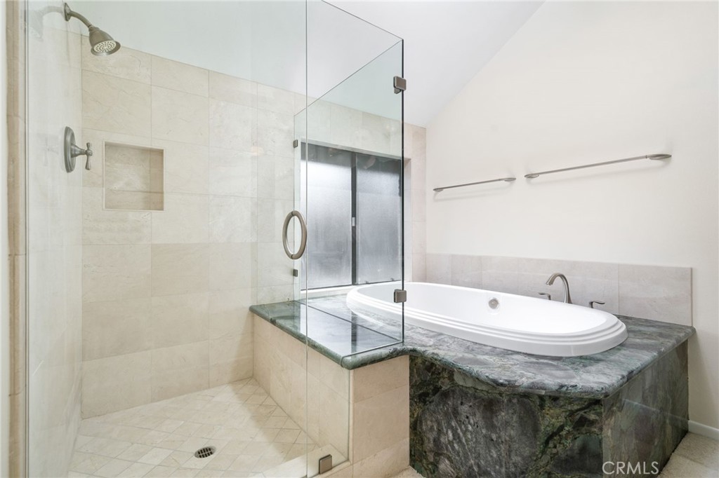1433 Rust Court