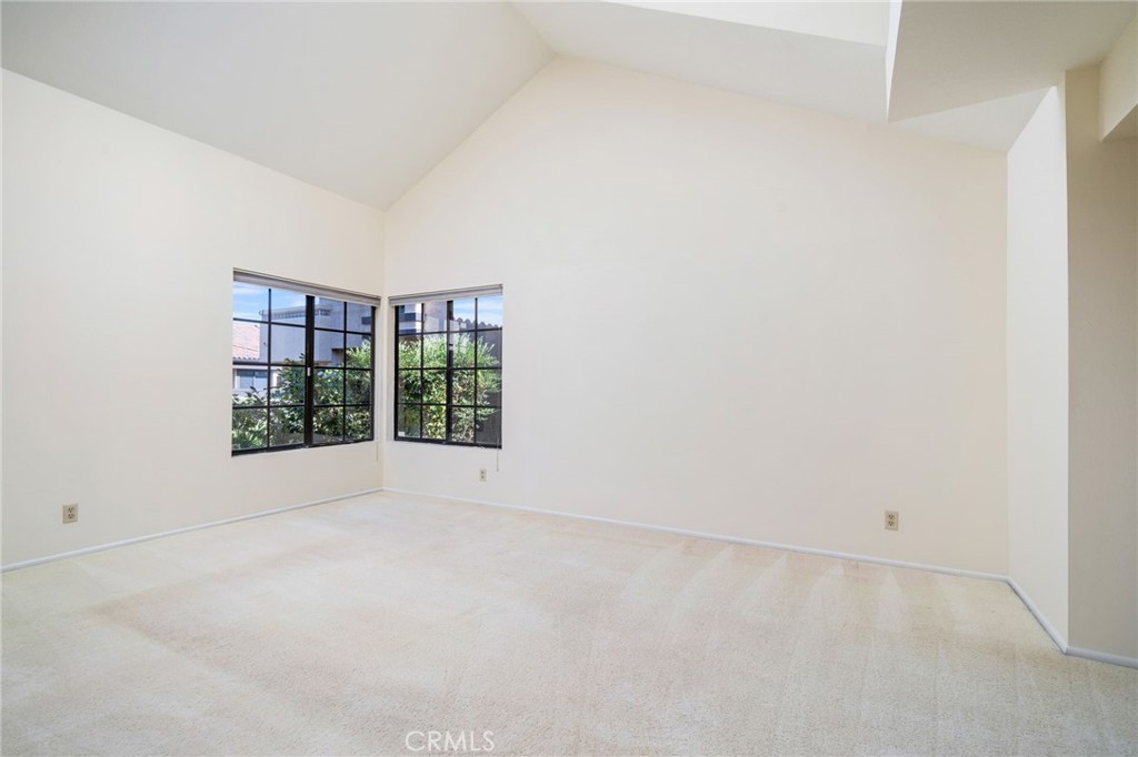 1433 Rust Court