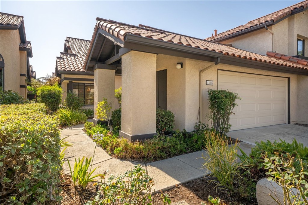 1433 Rust Court