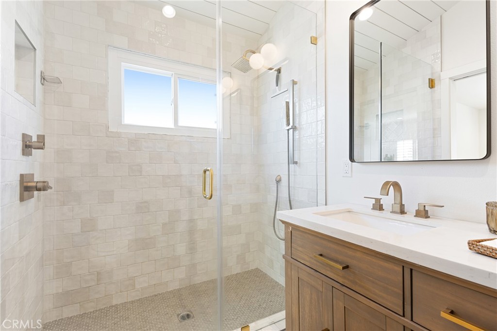 939 West Bonnie Brae Court