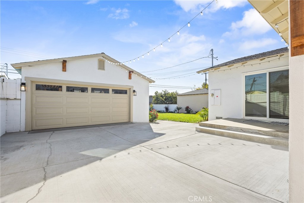 939 West Bonnie Brae Court