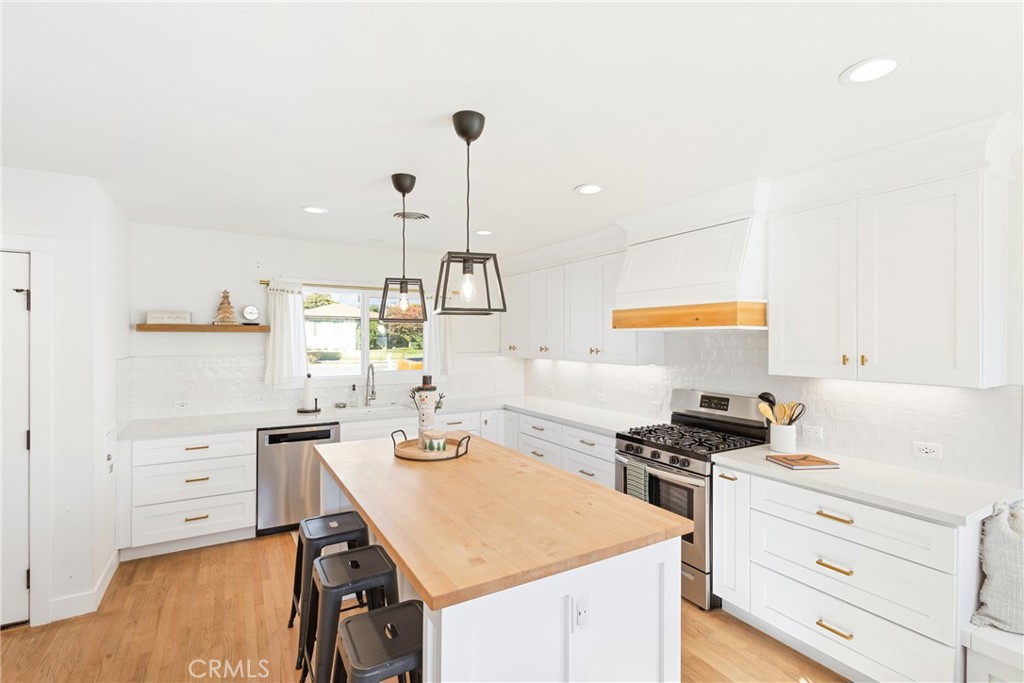 939 West Bonnie Brae Court