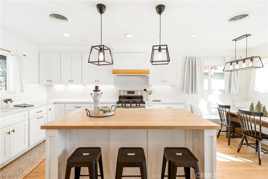 939 West Bonnie Brae Court