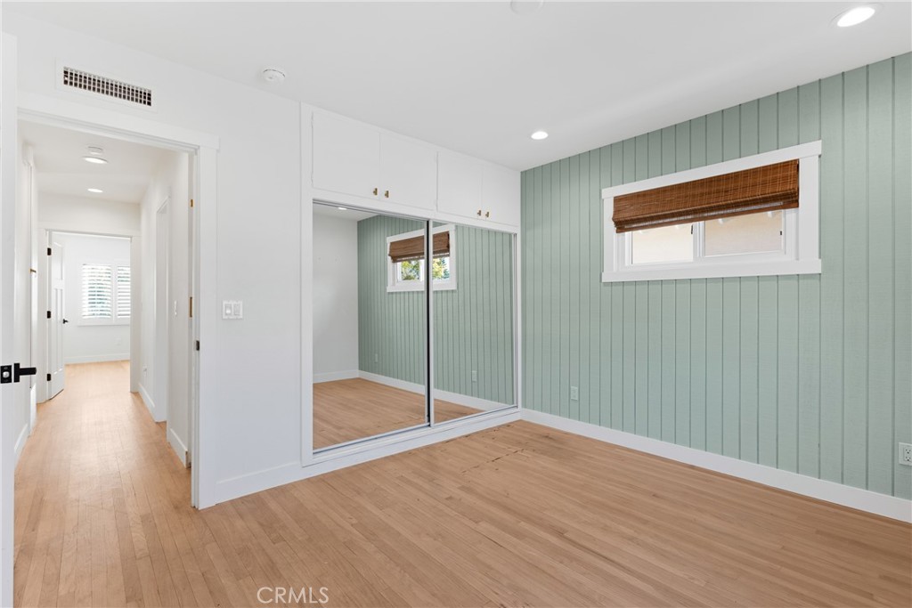 939 West Bonnie Brae Court