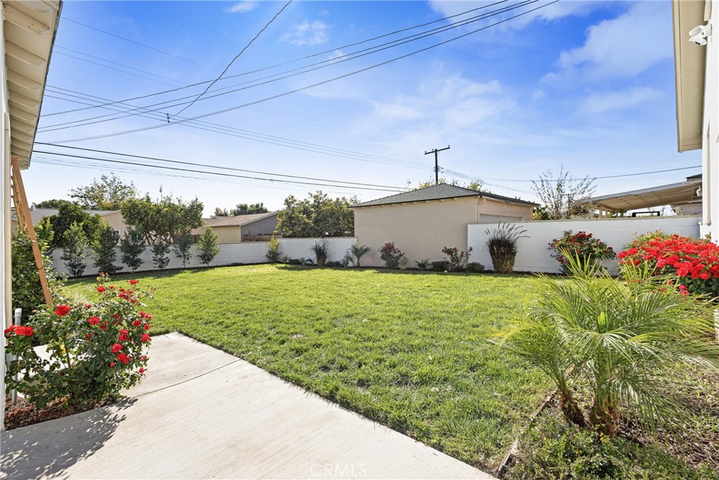 939 West Bonnie Brae Court