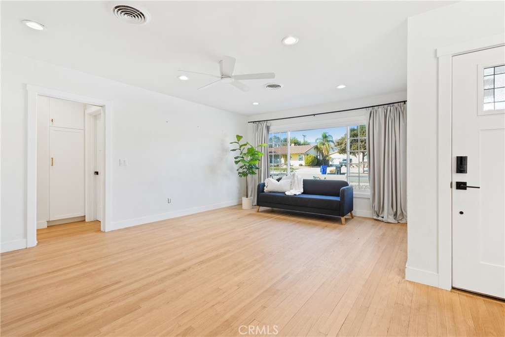 939 West Bonnie Brae Court