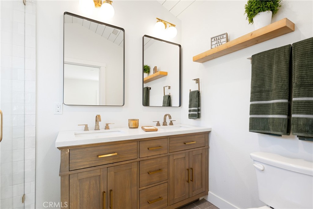 939 West Bonnie Brae Court