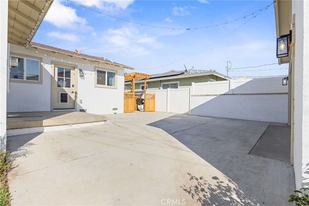 939 West Bonnie Brae Court