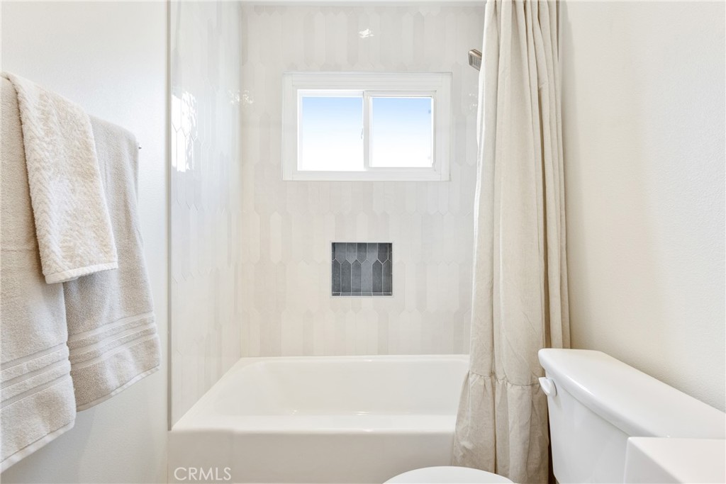 939 West Bonnie Brae Court