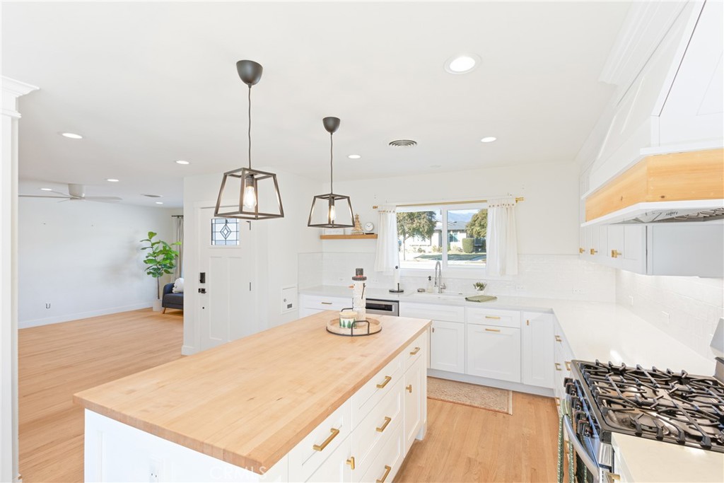 939 West Bonnie Brae Court