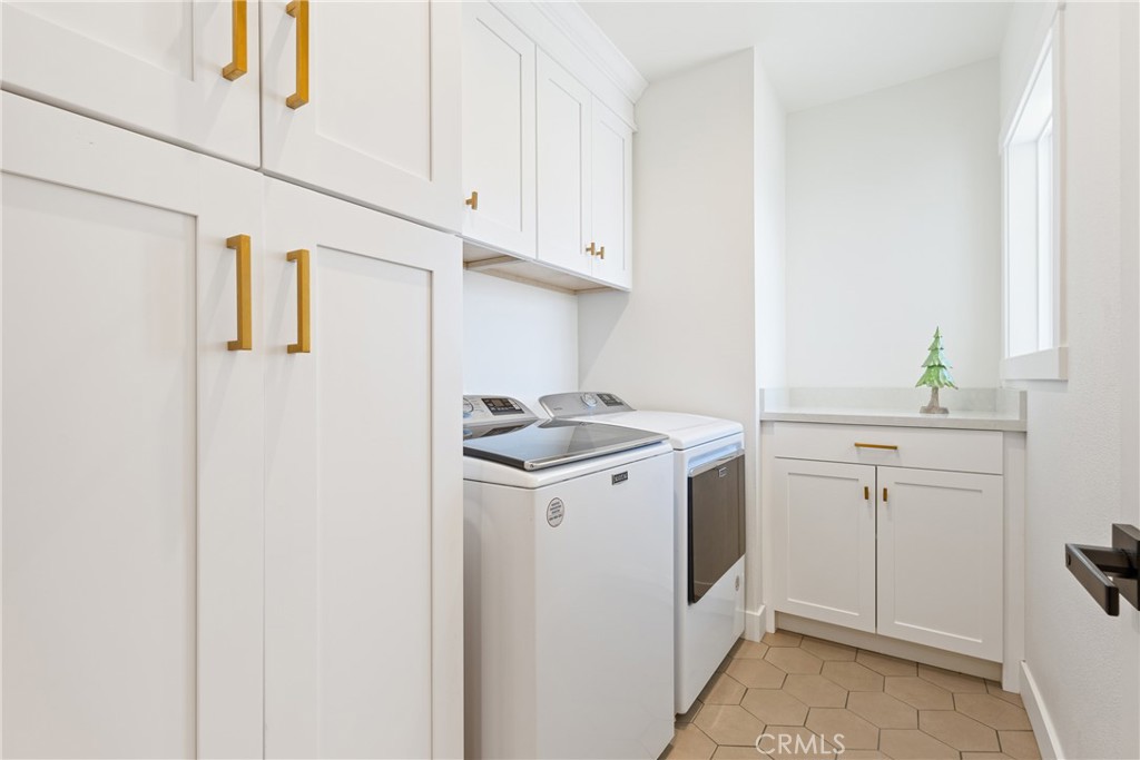 939 West Bonnie Brae Court