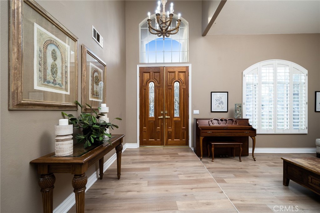 1470 N Pinebrook Avenue