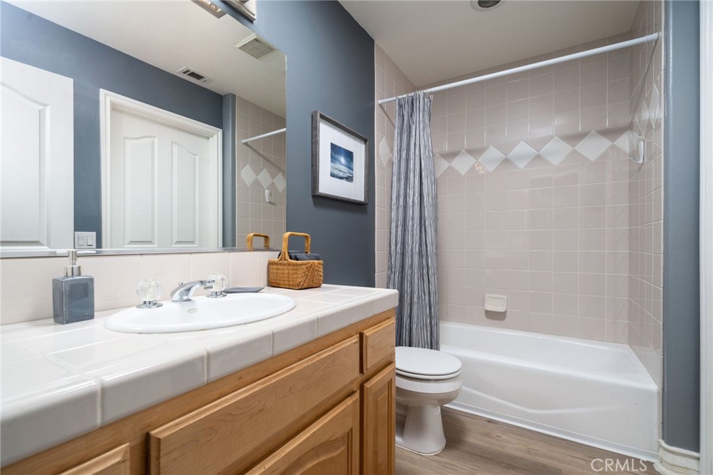 1470 N Pinebrook Avenue