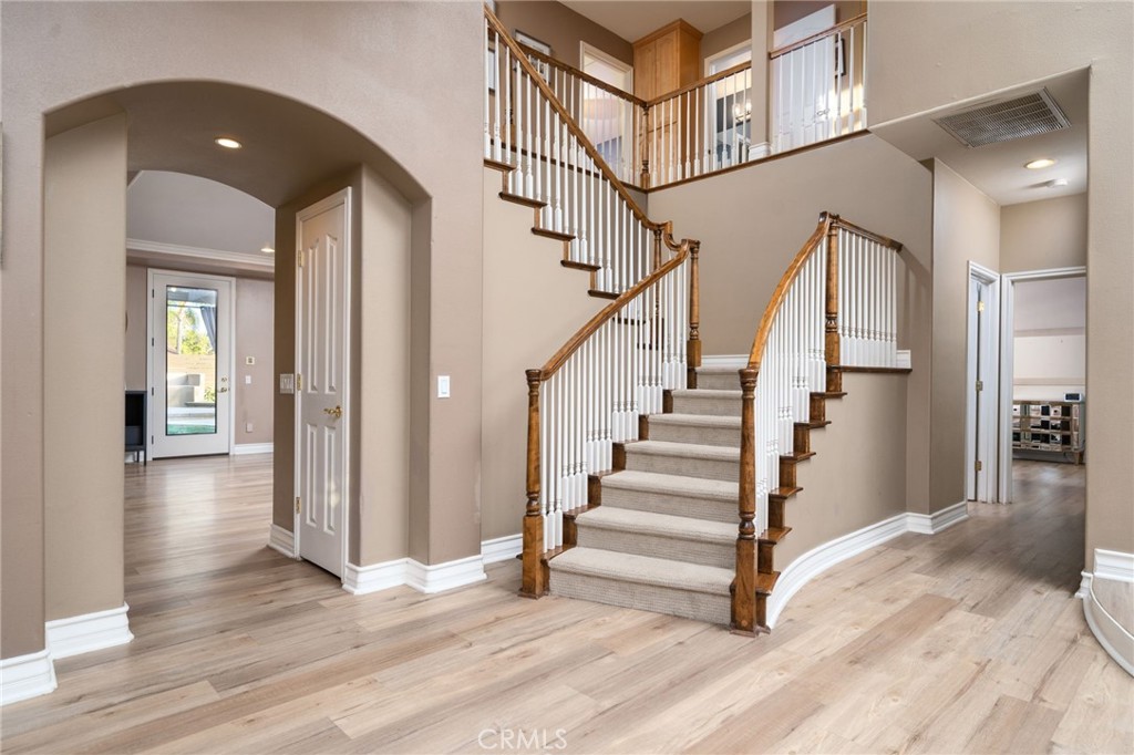 1470 N Pinebrook Avenue