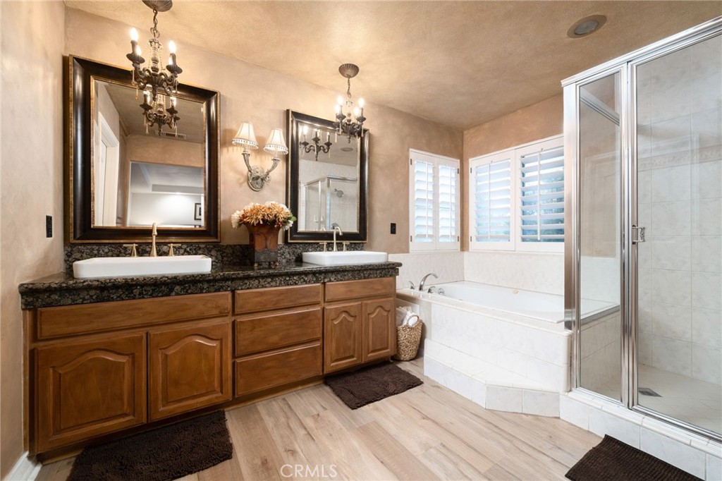 1470 N Pinebrook Avenue