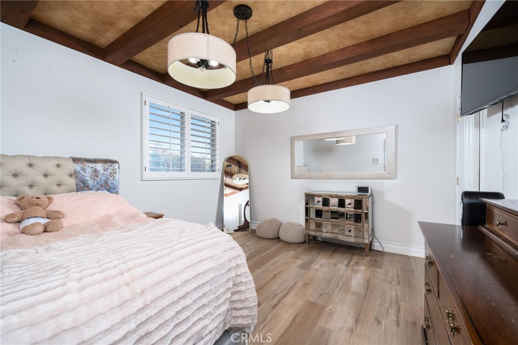 1470 N Pinebrook Avenue