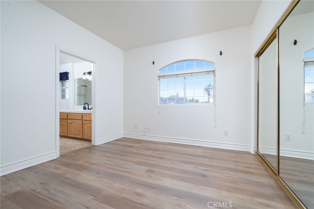 1470 N Pinebrook Avenue