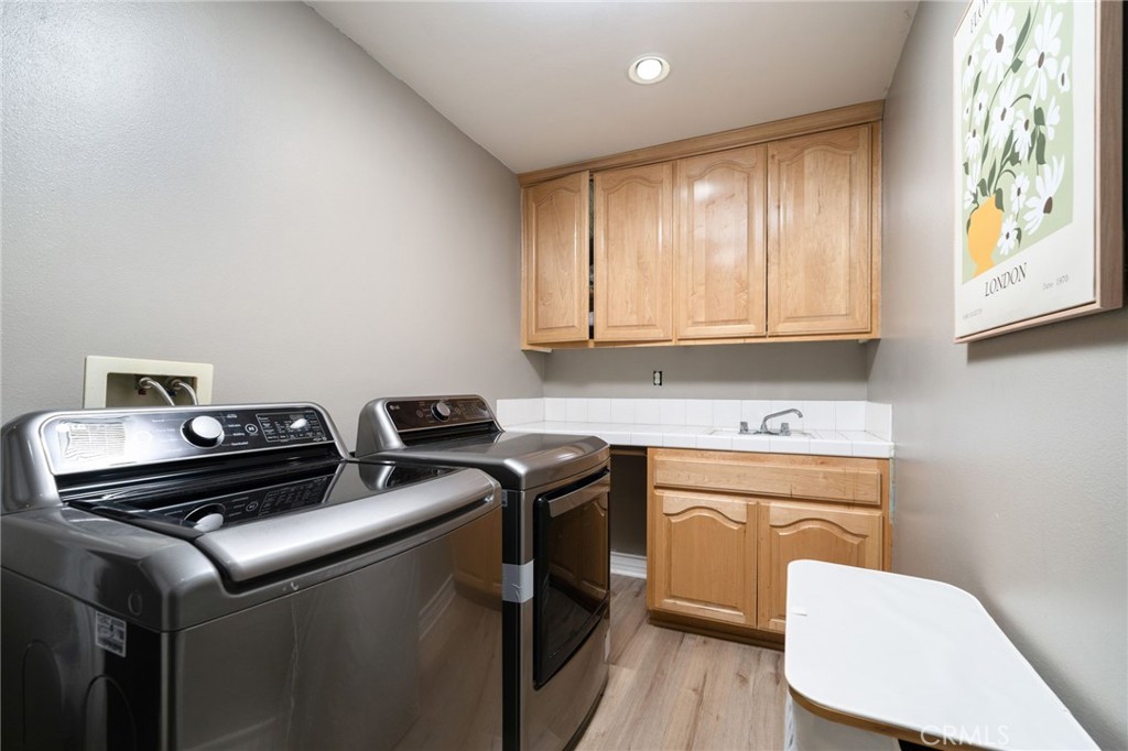 1470 N Pinebrook Avenue