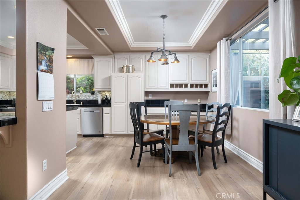 1470 N Pinebrook Avenue