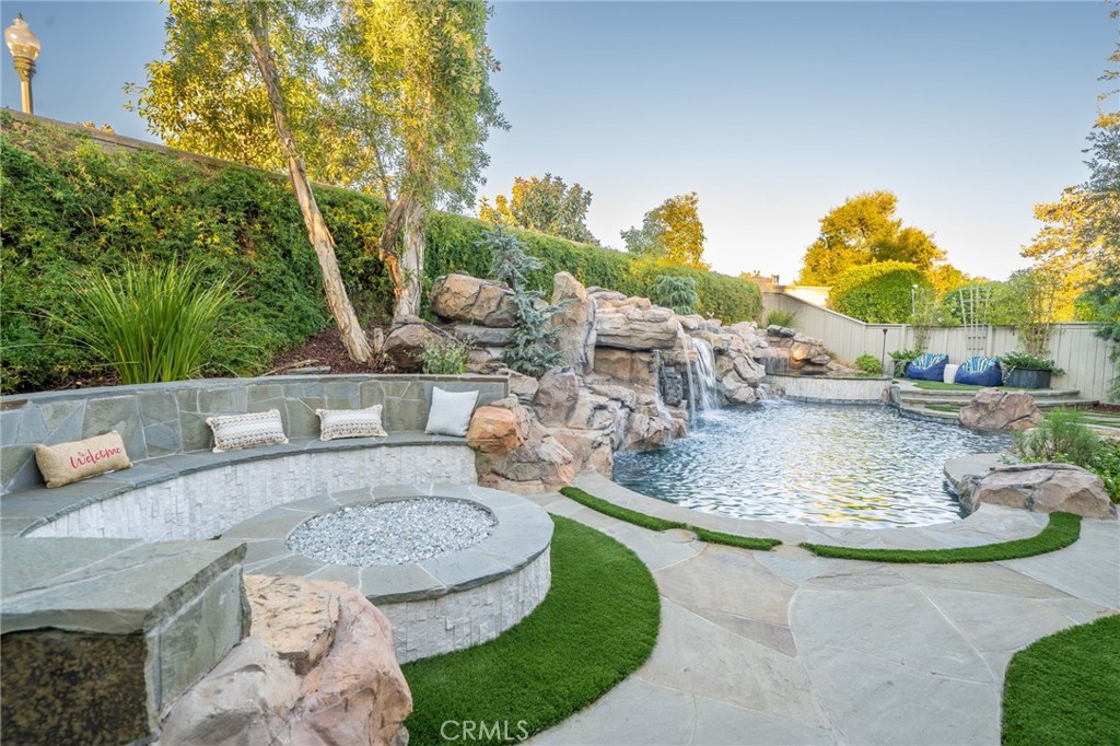 1405 Cole Lane