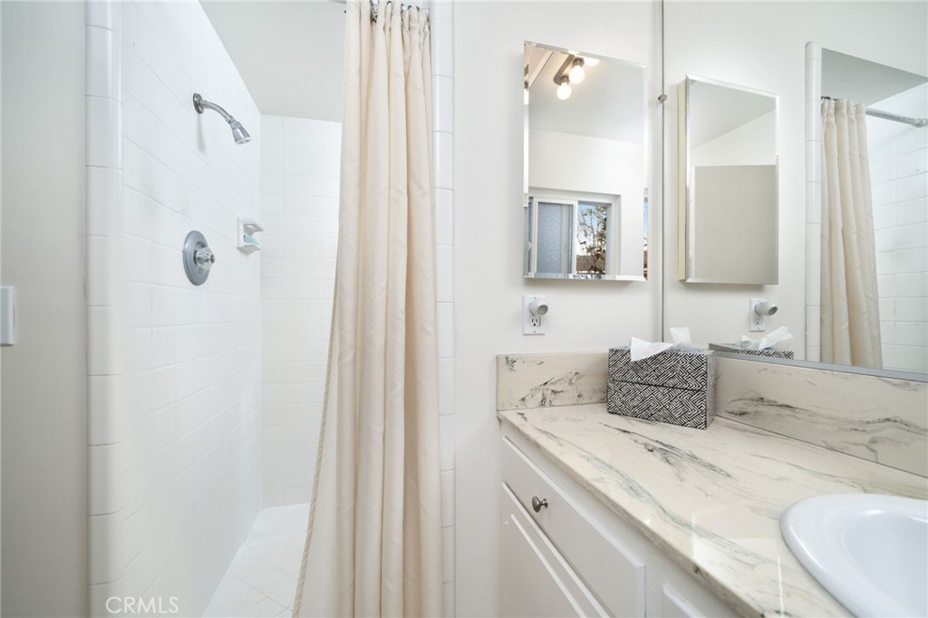 143 W Monterrey Drive