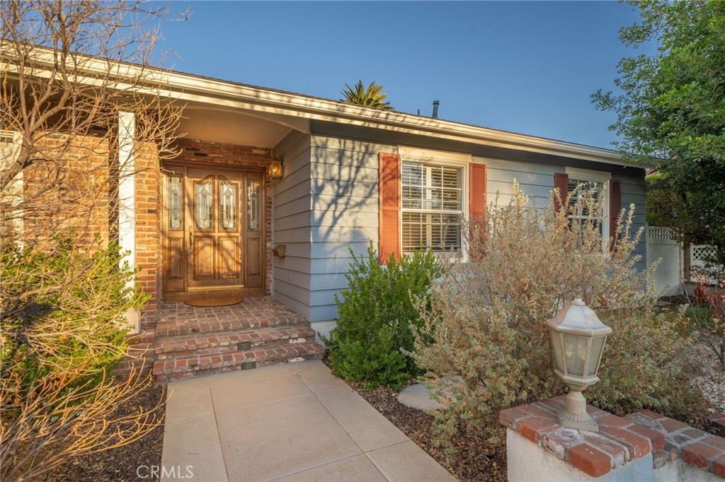 143 W Monterrey Drive