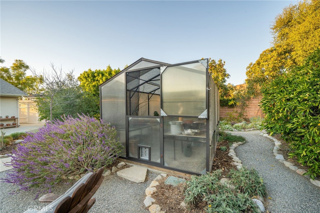 143 W Monterrey Drive