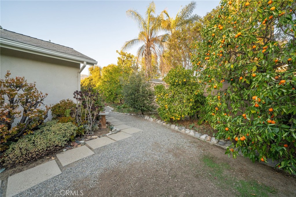 143 W Monterrey Drive