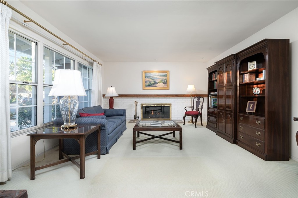 143 W Monterrey Drive