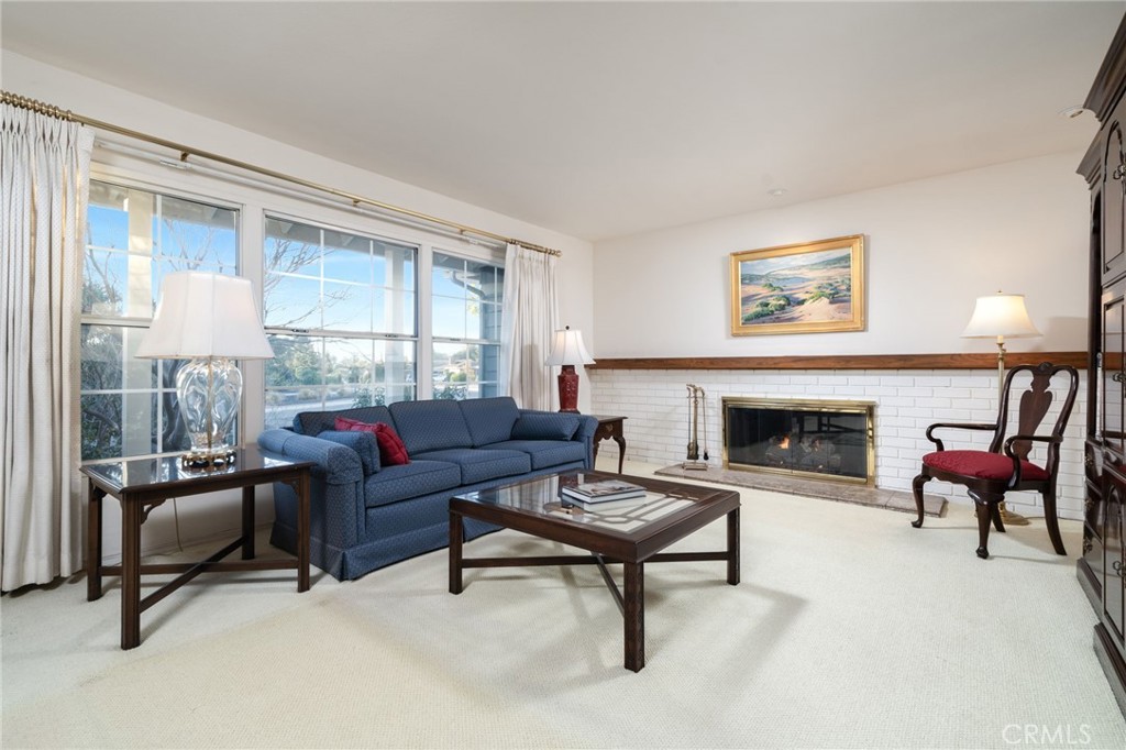 143 W Monterrey Drive