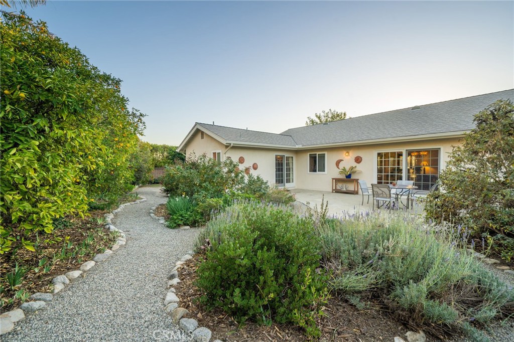 143 W Monterrey Drive