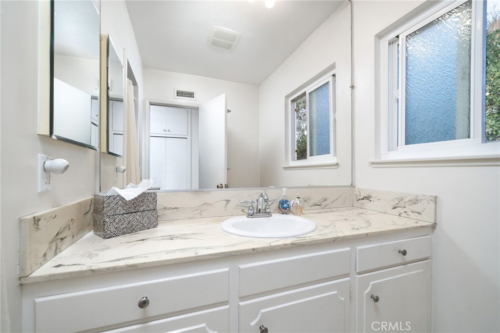 143 W Monterrey Drive