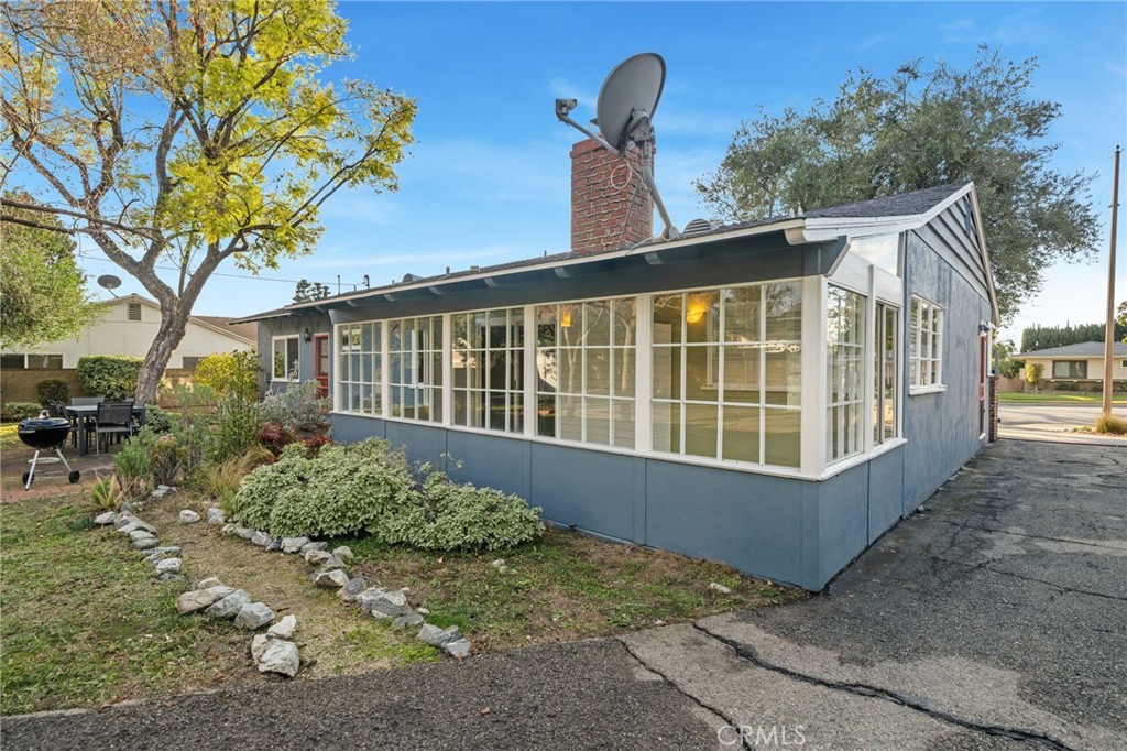 1372 N Mountain Avenue