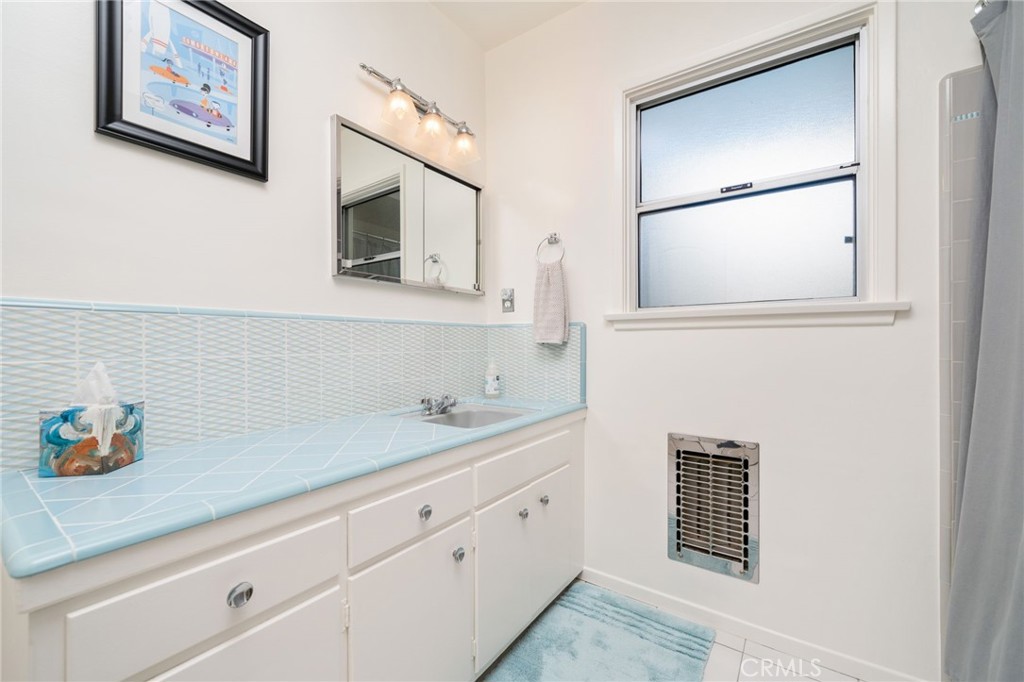 784 W 12th Street