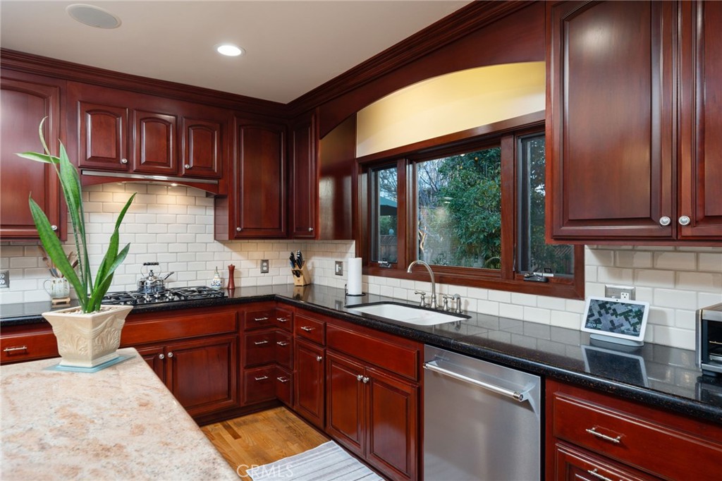 784 W 12th Street